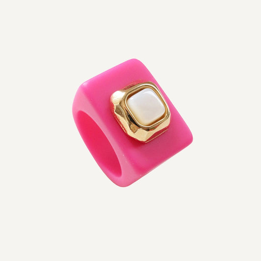 Fuchsiafarbener Ring mit Naturstein Perlmutt