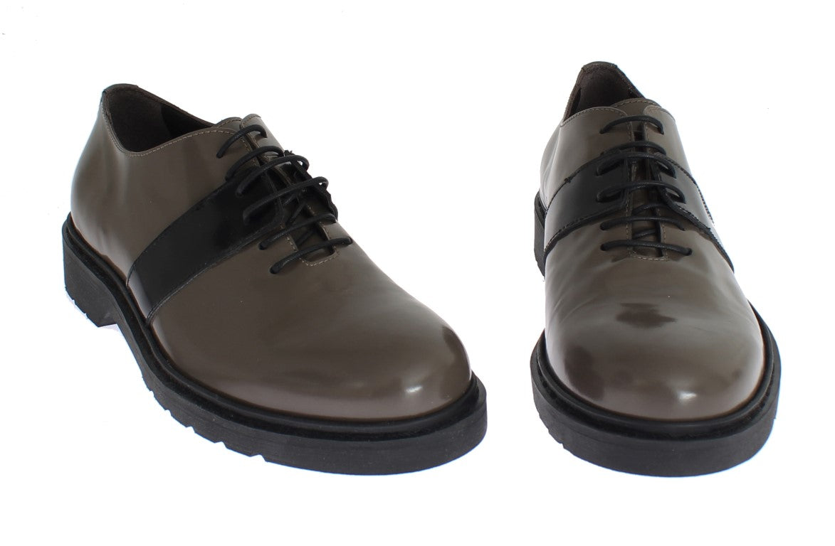 AI_ Graue Braune Leder Schnürschuhe