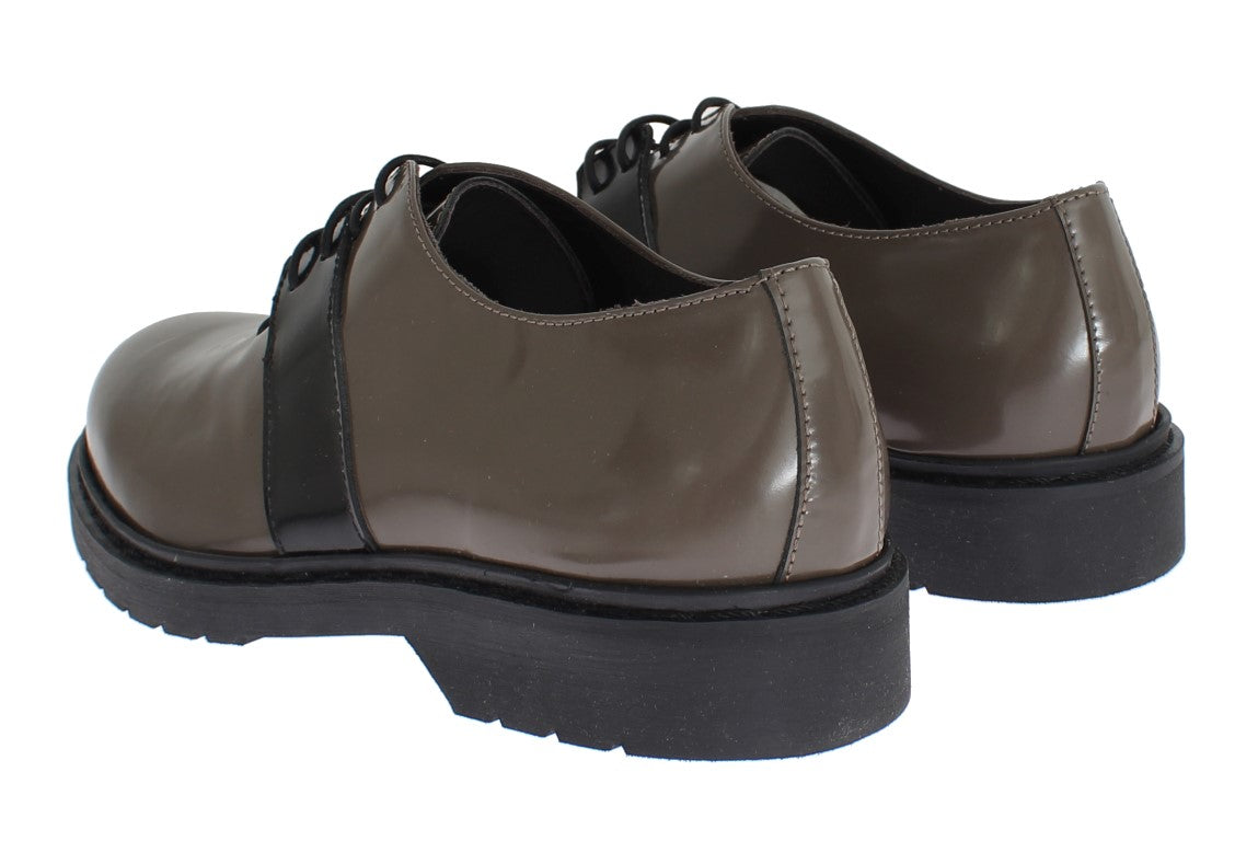 AI_ Graue Braune Leder Schnürschuhe