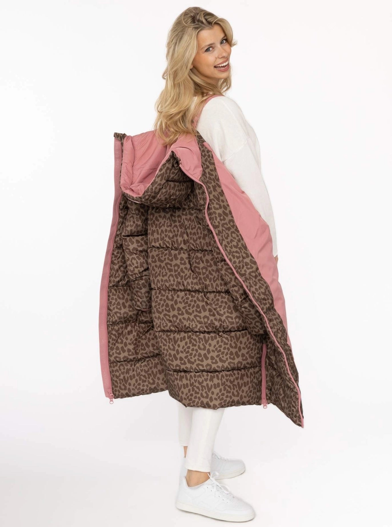 Langer Steppmantel "Leo AOP" Taupe