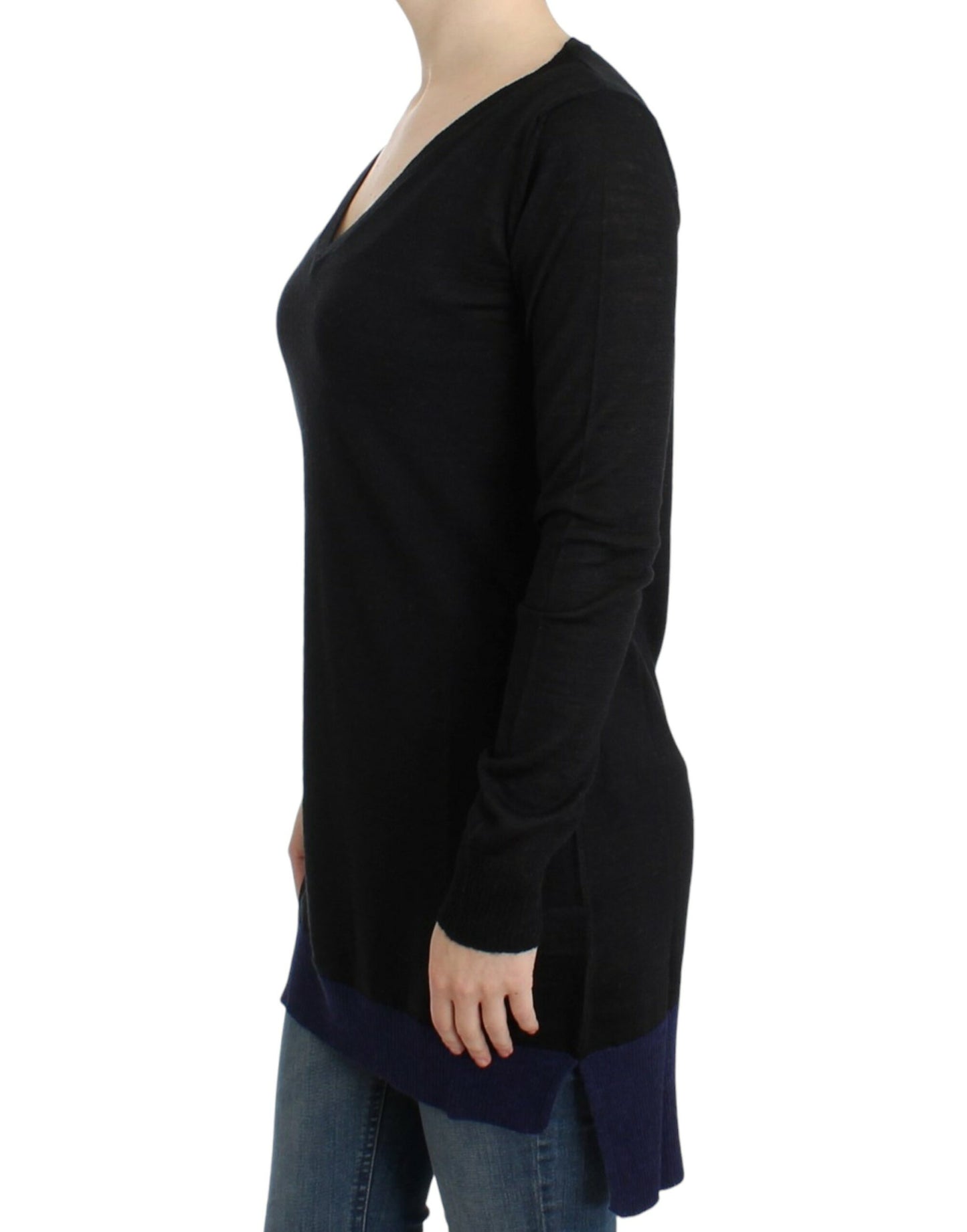 Costume National Leichter schwarzer Pullover mit V-Ausschnitt