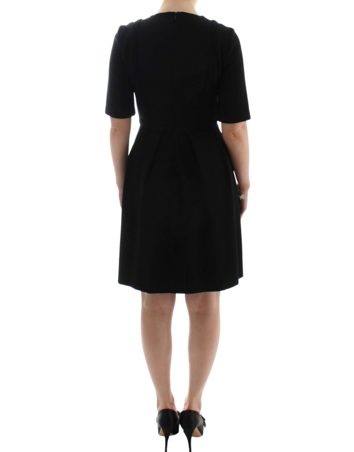 CO|TE Schwarzes kurzärmeliges Venuskleid