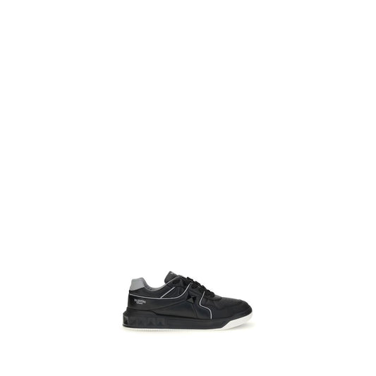 One Stud Low-Top Sneakers