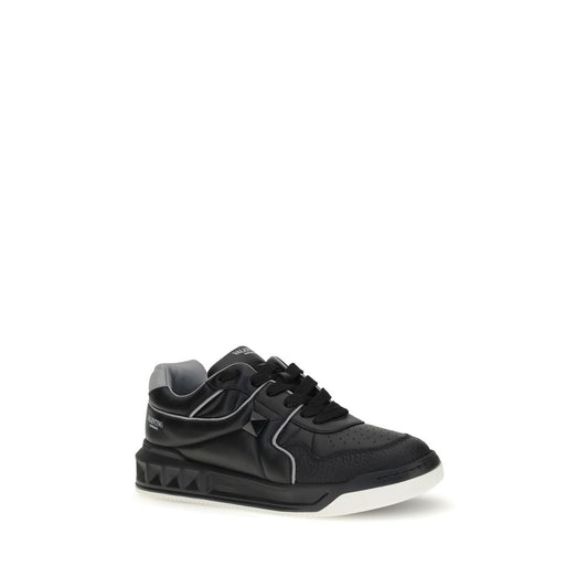 One Stud Low-Top Sneakers