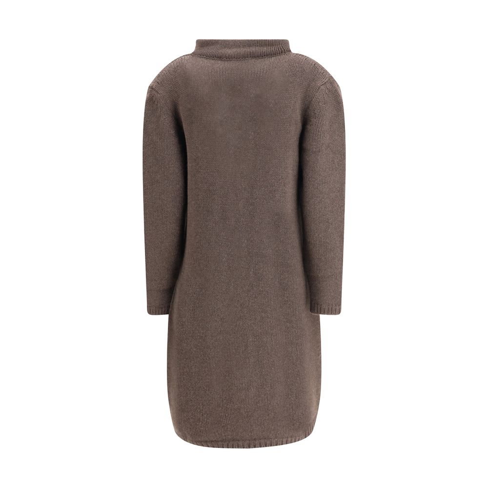 Semi-long Sweater with a front hook-and-eye closure
