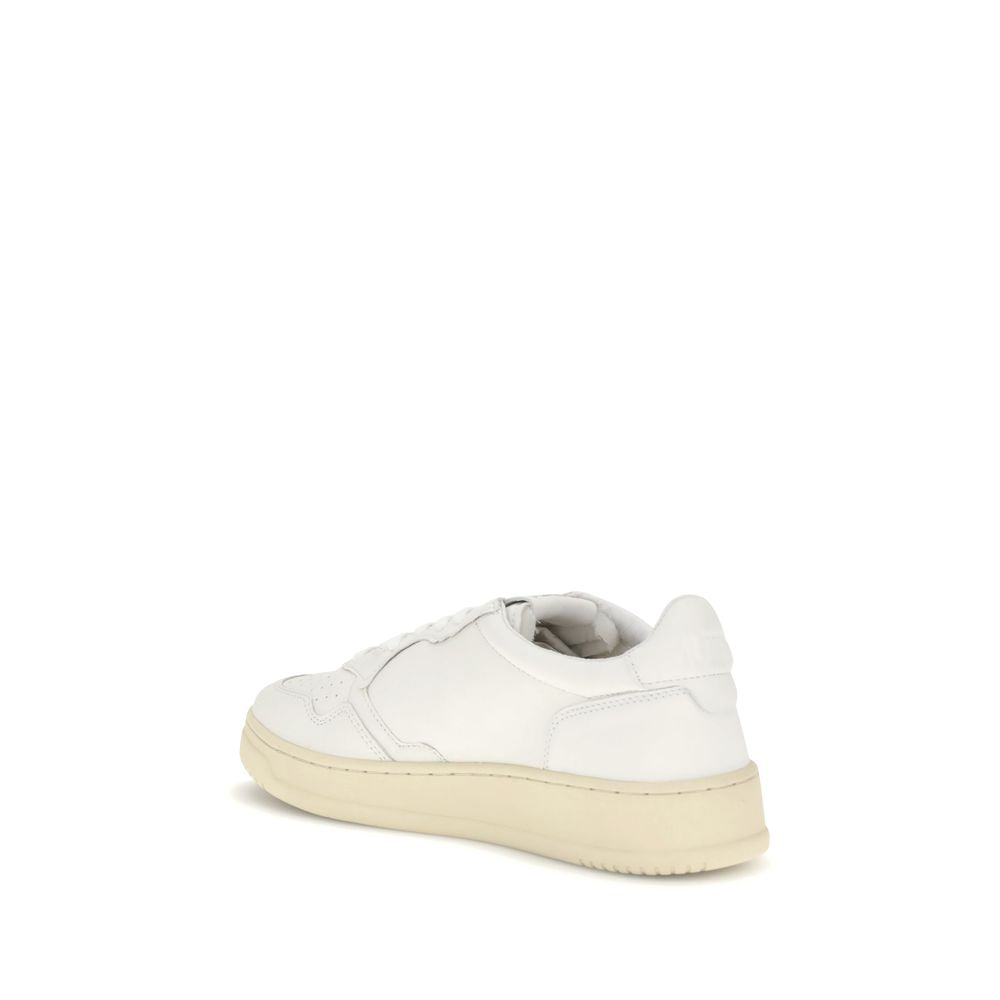 Low 01 Sneakers