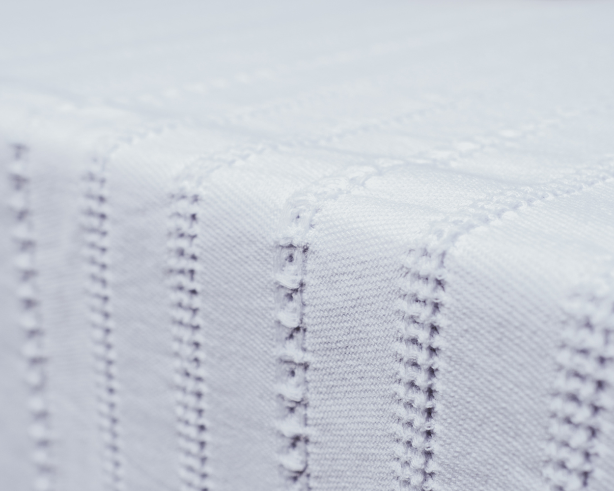 soñho Cadacasa Tischdecke 150 x 250 weiss