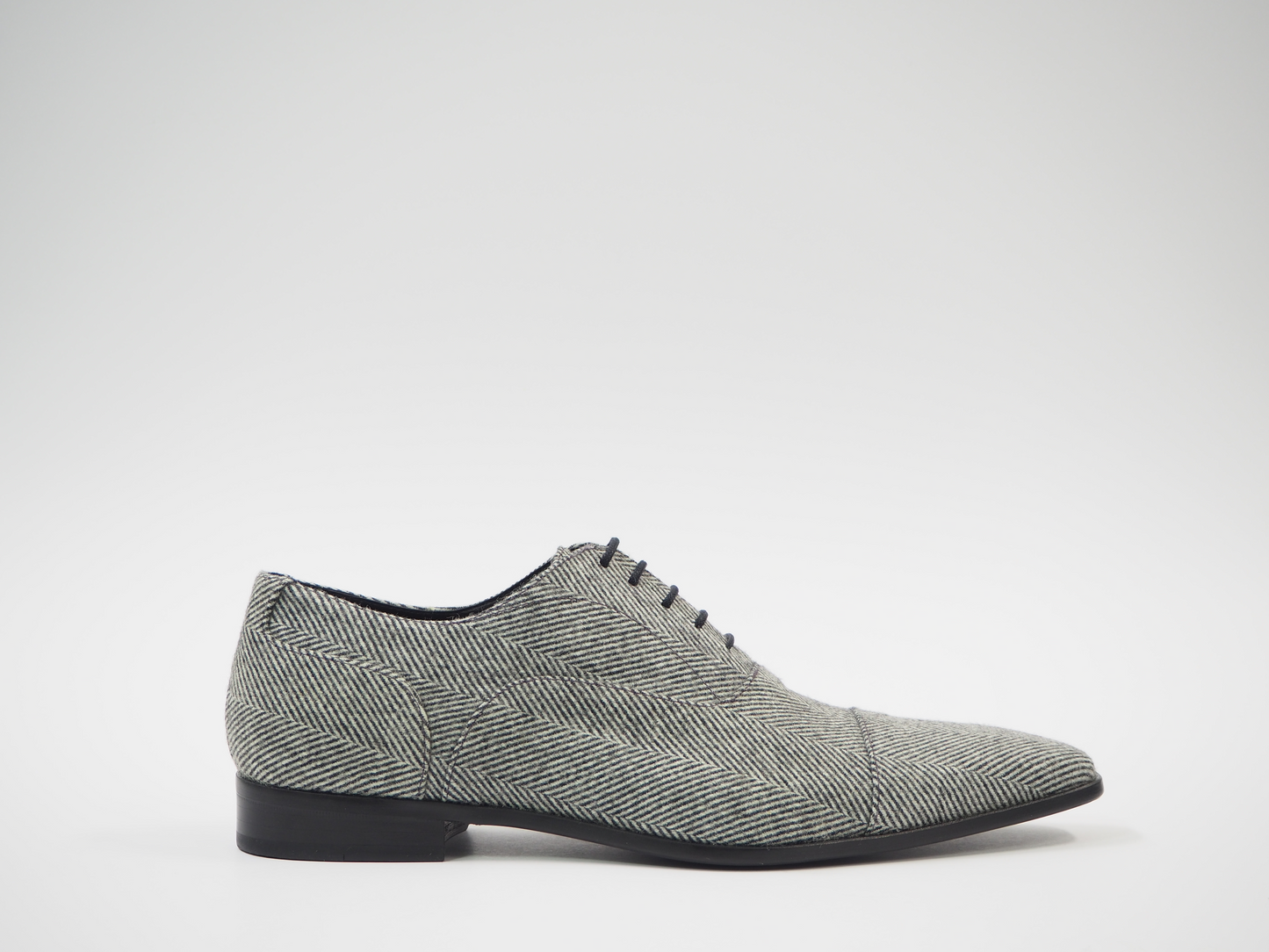 Gray & Black Herringbone Men's Dress Shoes + Belt