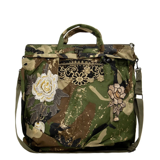 Handbemalte Militärtasche mit Einsätzen und Applikationen