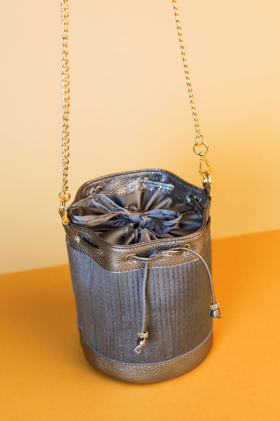 Bucket Bag Mini Silber Grau
