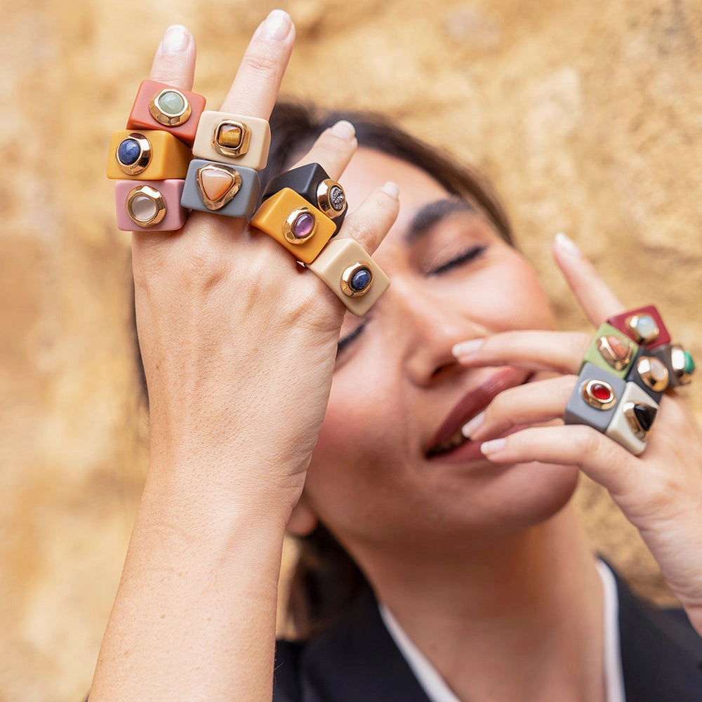 Grosser bordeauxfarbener Ring mit Rosenquarz